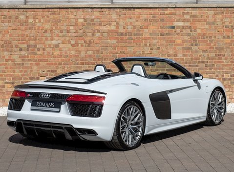 Audi R8 V10 Plus Spyder 7