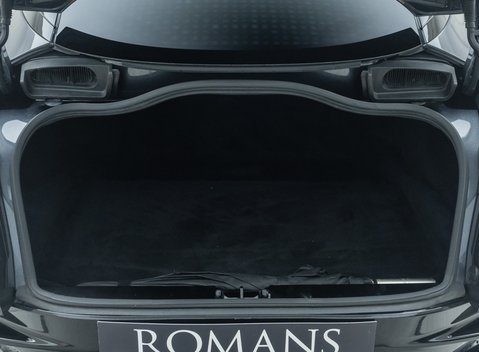 Aston Martin DB11 V8 36