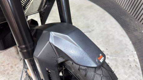 Zontes ZT 350 2023 12K NAKED SCRAMBLER STYLE MOT 9/27 A2 READY 31