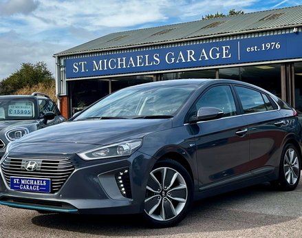 Hyundai IONIQ 1.6 IONIQ Premium SE FHEV Semi-Auto 5dr 1