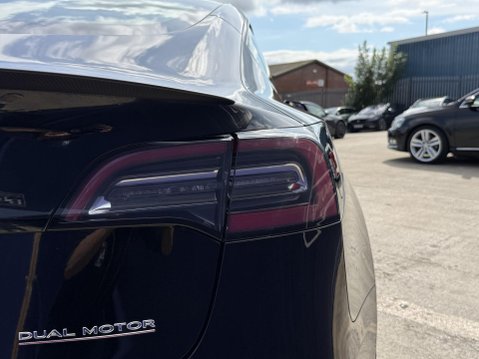 Tesla Model 3 (Dual Motor) Performance Saloon 4dr Electric Auto 4WDE (Performance Upgrade 19