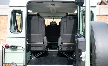Land Rover Defender 110 Heritage Station Wagon 28