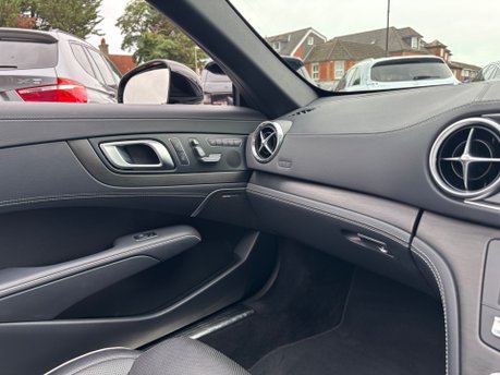 Mercedes-Benz SL Series 3.0 SL400 V6 AMG Line (Premium) Convertible Petrol G-Tronic+ Euro 6 (367ps) 35