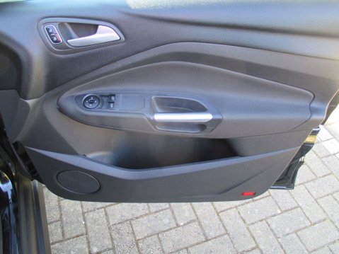 Ford C-Max 1.5 TDCi Zetec Euro 6 (s/s) 5dr 33