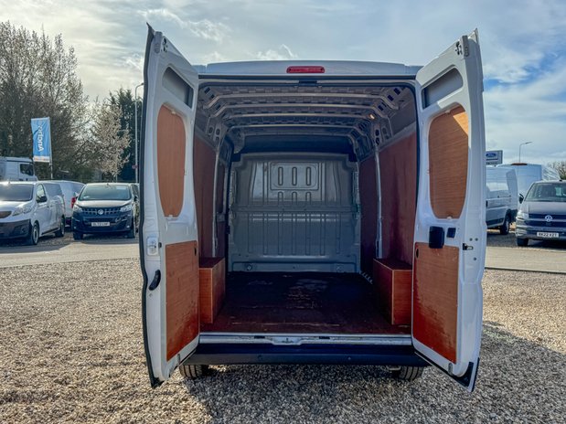 Peugeot Boxer LWB L3H2 [SOLD MM] Medium Roof Pro Premium Plus 335 Air Con Nav Sensors EUR 8