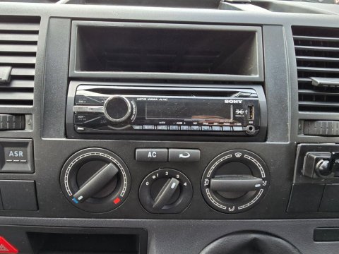 Volkswagen Campervan 29