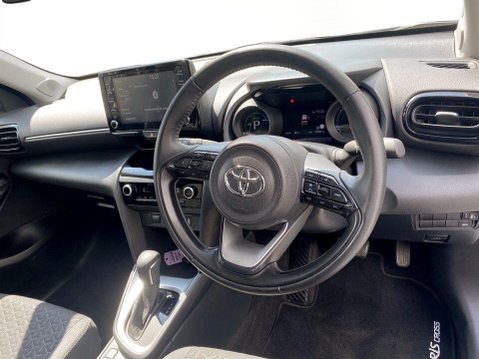 Toyota Yaris Cross 1.5 VVT-h Icon SUV 5dr Petrol Hybrid E-CVT Euro 6 (s/s) (116 ps) 13
