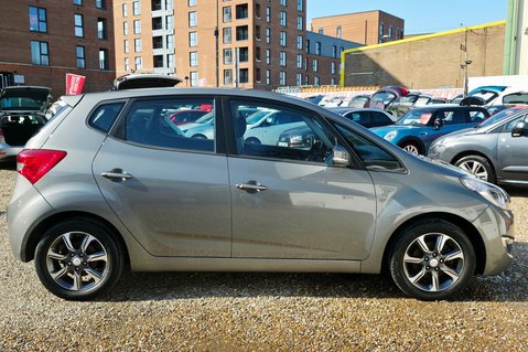 Hyundai ix20 MPI SE NAV LOOK! 1 OWNER! FULL HISTORY! 6 HYUNDAI STAMPS! 12