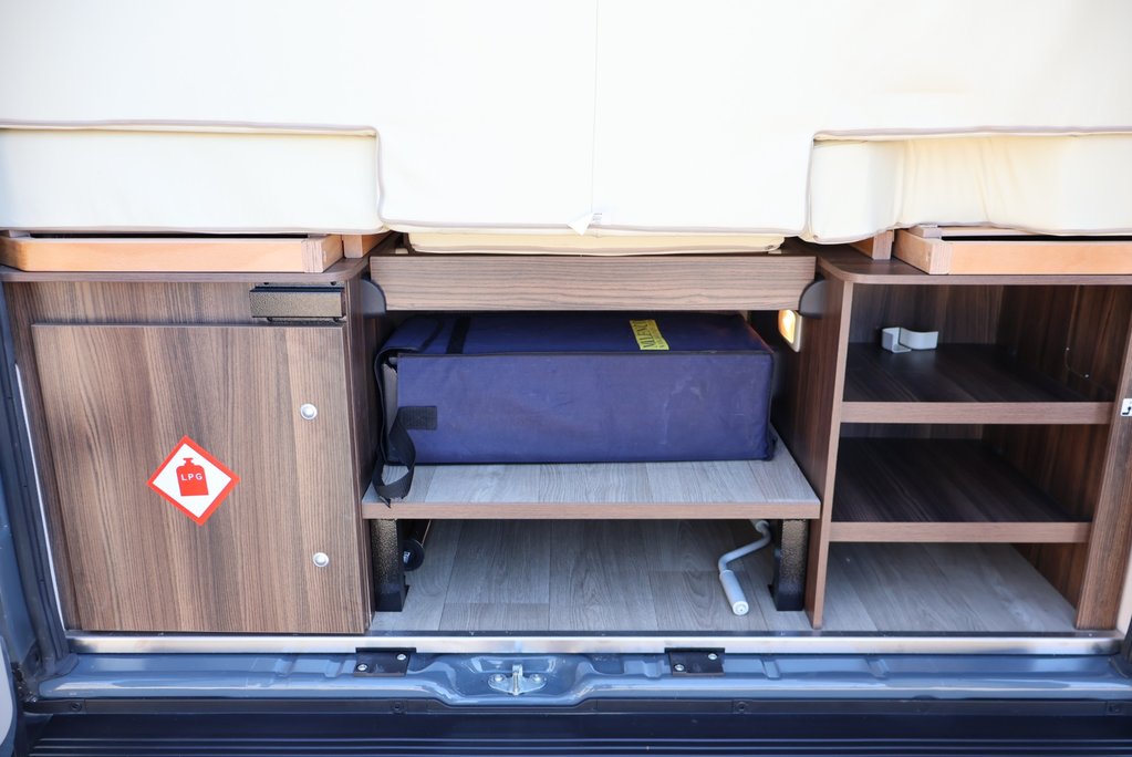 Fiat Ducato Laika 646 ECOVIP 180 BHP Auto huge factory upgrades cost new £98K    49