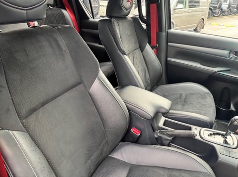 Toyota Hilux GR SPORT 4WD D-4D DCB 10