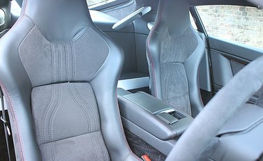 Aston Martin V12 Vantage 8