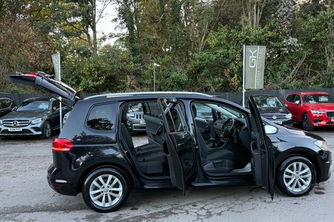 Volkswagen Touran SE TDI BMT -APPLE CAR PLAY-£35 ROAD TAX -9 SERVICES -PARK PILOT-240V SOCKET 21