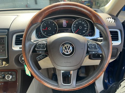 Volkswagen Touareg 3.0 TDI V6 BlueMotion Tech SE SUV 5dr Diesel Tiptronic 4WD Euro 6 (s/s) (26 11
