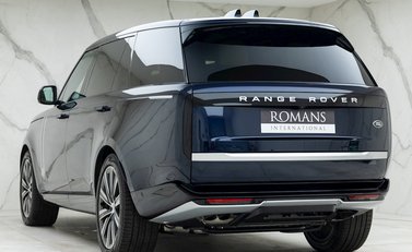 Land Rover Range Rover P530 Autobiography LWB 7 Seater 3