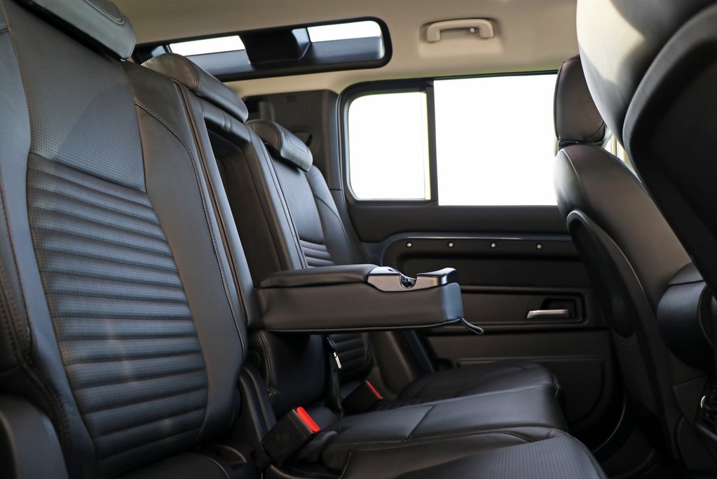 Defender 110 Commercial 2