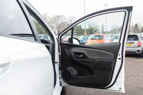 Toyota Yaris VVT-I DESIGN M-DRIVE S TSS 14