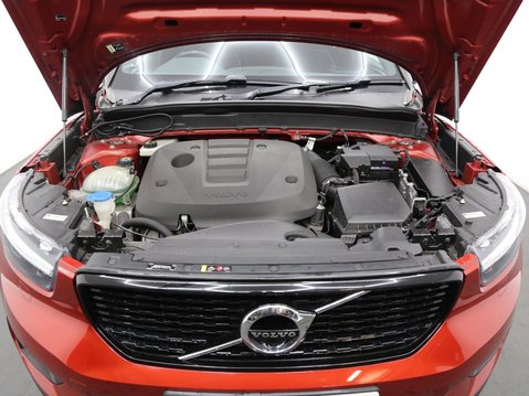 Volvo XC40 2.0 D4 First Edition Auto AWD Euro 6 (s/s) 5dr 28