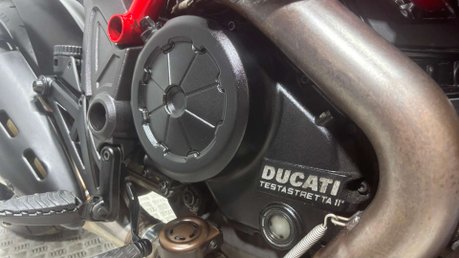 Ducati Diavel 1198 CARBON EDITION 24K 1 OWNER JUST SERVICED MOT APRIL 2027 10