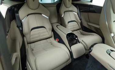 Ferrari Purosangue 18