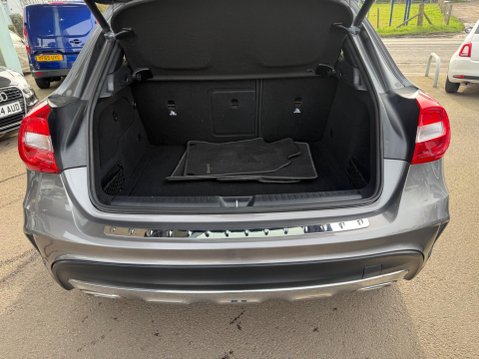 Mercedes-Benz GLA 2.1 GLA200d AMG Line 7G-DCT 4MATIC Euro 6 (s/s) 5dr 34