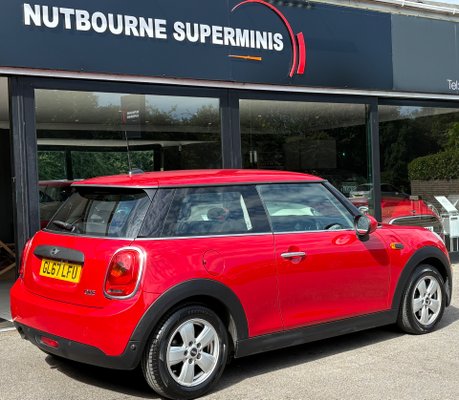 Mini Hatch One 1.5 Petrol Manual Media pack - NAVIGATION - REAR PARK - LOW INSURANCE 2