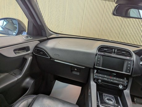 Jaguar F-Pace 2.0 F-PACE R-Sport AWD D Auto 4WD 5dr 53