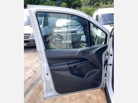 Ford Transit Connect 1.5 TDCi 220 Panel Van 5dr Diesel Manual L1 H1 (120 g/km, 74 bhp) 31