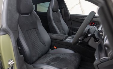 Lamborghini Urus PERFORMANTE 5