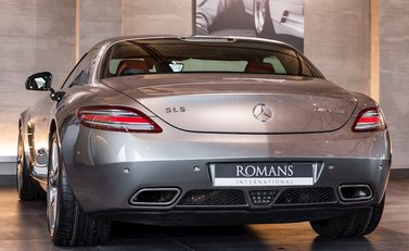 Mercedes-Benz SLS AMG 3