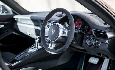 Porsche 911 (991) GT3 11