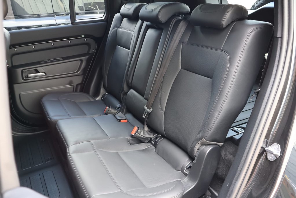 Land Rover Defender 110 2026 d350 HARD TOP X-DYNAMIC HSE world tour 3 edition  genuine rear seats 23