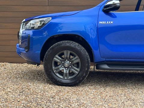 Toyota Hilux 2.4 HI-Luxury Icon D-4D 4WD Double Cab Auto 4WD 5dr 13