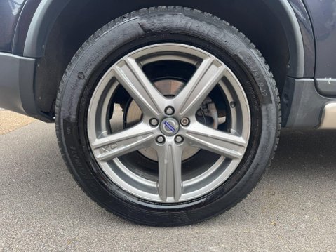 Volvo XC90 2.4 D5 R-Design SE Geartronic AWD 5dr 27