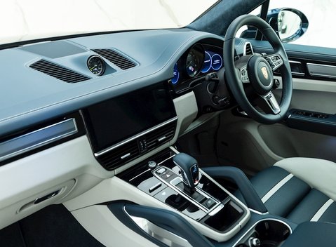 Porsche Cayenne Turbo S E-Hybrid 16