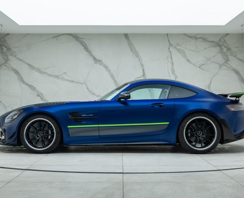Mercedes-Benz AMG GT R PRO 