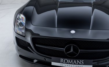 Mercedes-Benz SLS AMG ROADSTER 27