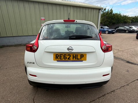 Nissan Juke 1.6 Acenta Euro 5 (s/s) 5dr 9