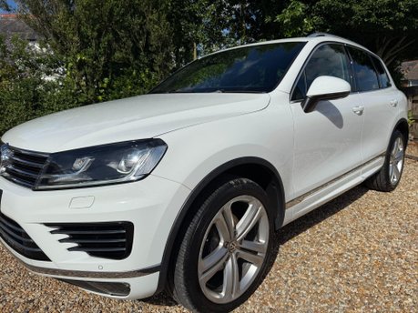Volkswagen Touareg 3.0 TDI V6 BlueMotion Tech R-Line Plus SUV 5dr Diesel Tiptronic 4WD Euro 6 7