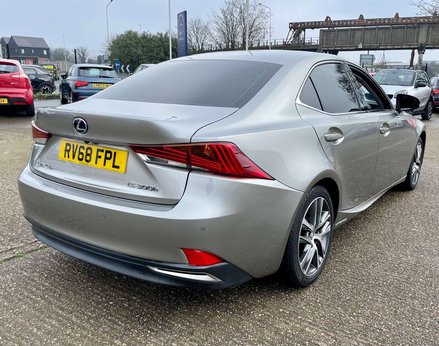 Lexus Is 2.5 IS 300h Advance CVT 4dr 6