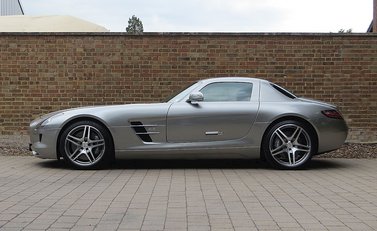 Mercedes-Benz SLS AMG 6