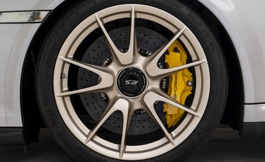 Porsche 911 (997) GT2 RS 8