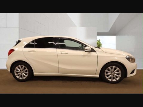 Mercedes-Benz A Class 1.6 A180 BlueEfficiency SE 5dr 11