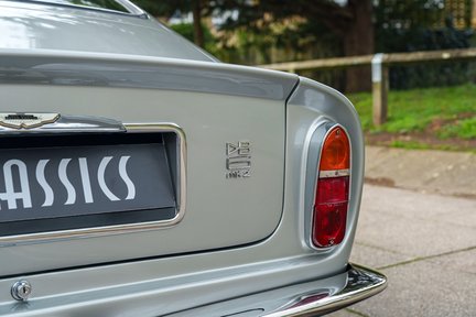 Aston Martin DB6 Mark II 14