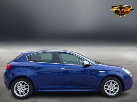 Alfa Romeo Giulietta 1.6 Giulietta Tecnica JTDM-2 5dr - NATIONAL DELIVERY* 2