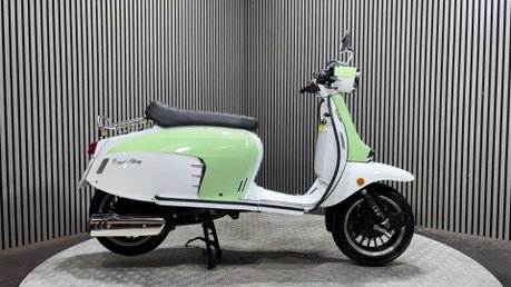 Royal Alloy GT 2020 ONLY 1K 1 OWNER SCOOTER LONG MOT MODERN RETRO 125CC 4