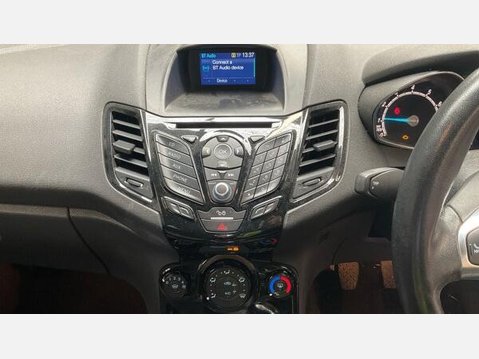 Ford Fiesta 1.0T EcoBoost Zetec Euro 6 (s/s) 5dr 8