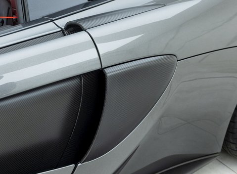 McLaren 570S Spider 39