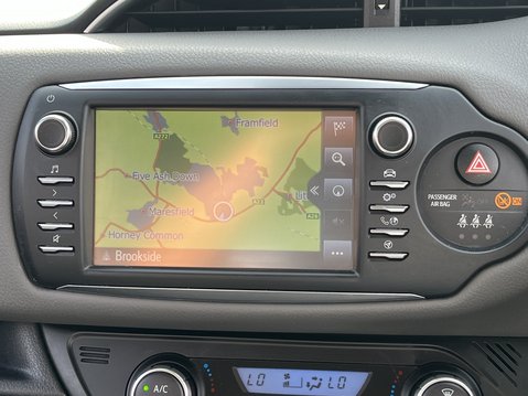Toyota Yaris 1.5 Hybrid Icon Tech 5dr CVT 28