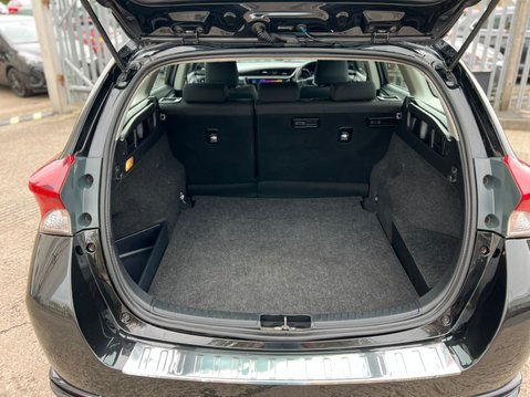 Toyota Auris VVT-I ACTIVE TOURING SPORTS 24