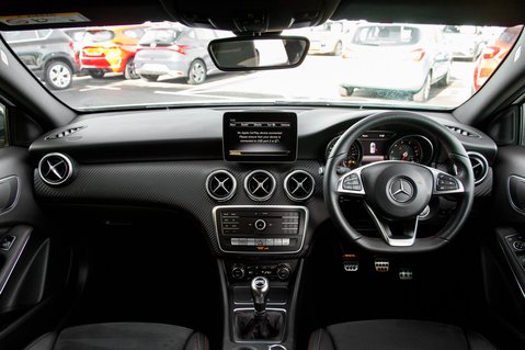 Mercedes-Benz A Class A 200 AMG LINE EXECUTIVE 3